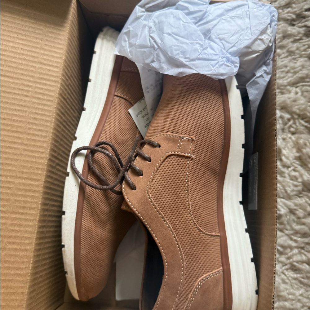 Steve Madden Tan boys casual dress shoe